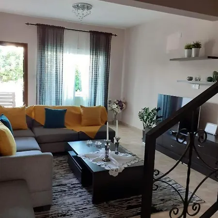 Holiday home Nanas Paphos